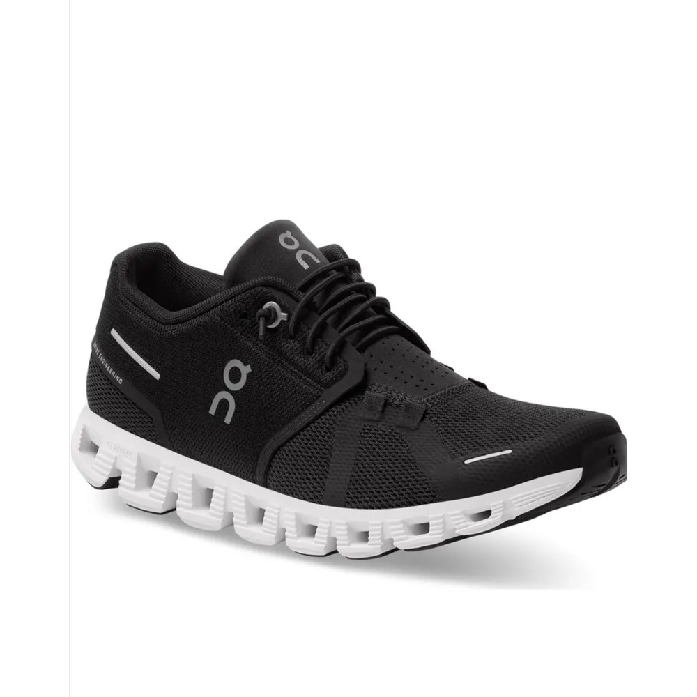 ON Cloud 5 Running Shoes Black White  women's Size 6
